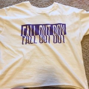 white graphic tee